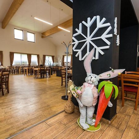 Penzion A Restaurace U Sousedu Strazny Dış mekan fotoğraf