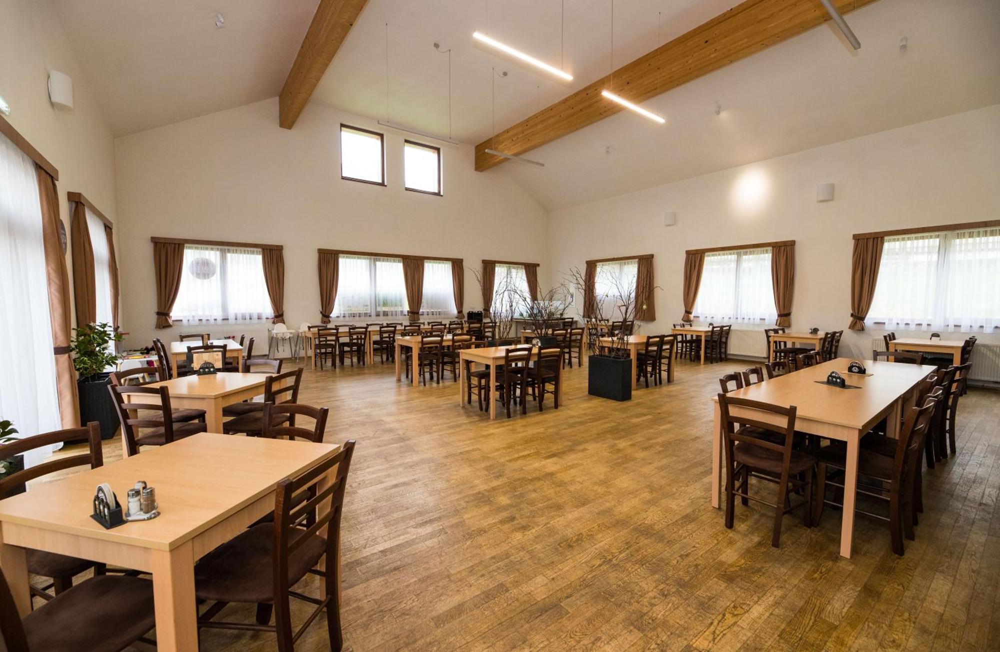 Penzion A Restaurace U Sousedu Strazny Dış mekan fotoğraf